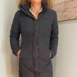 The North Face Women's 550 Miss Metro Navy Puffer Jacket/Coat/Parka w hood